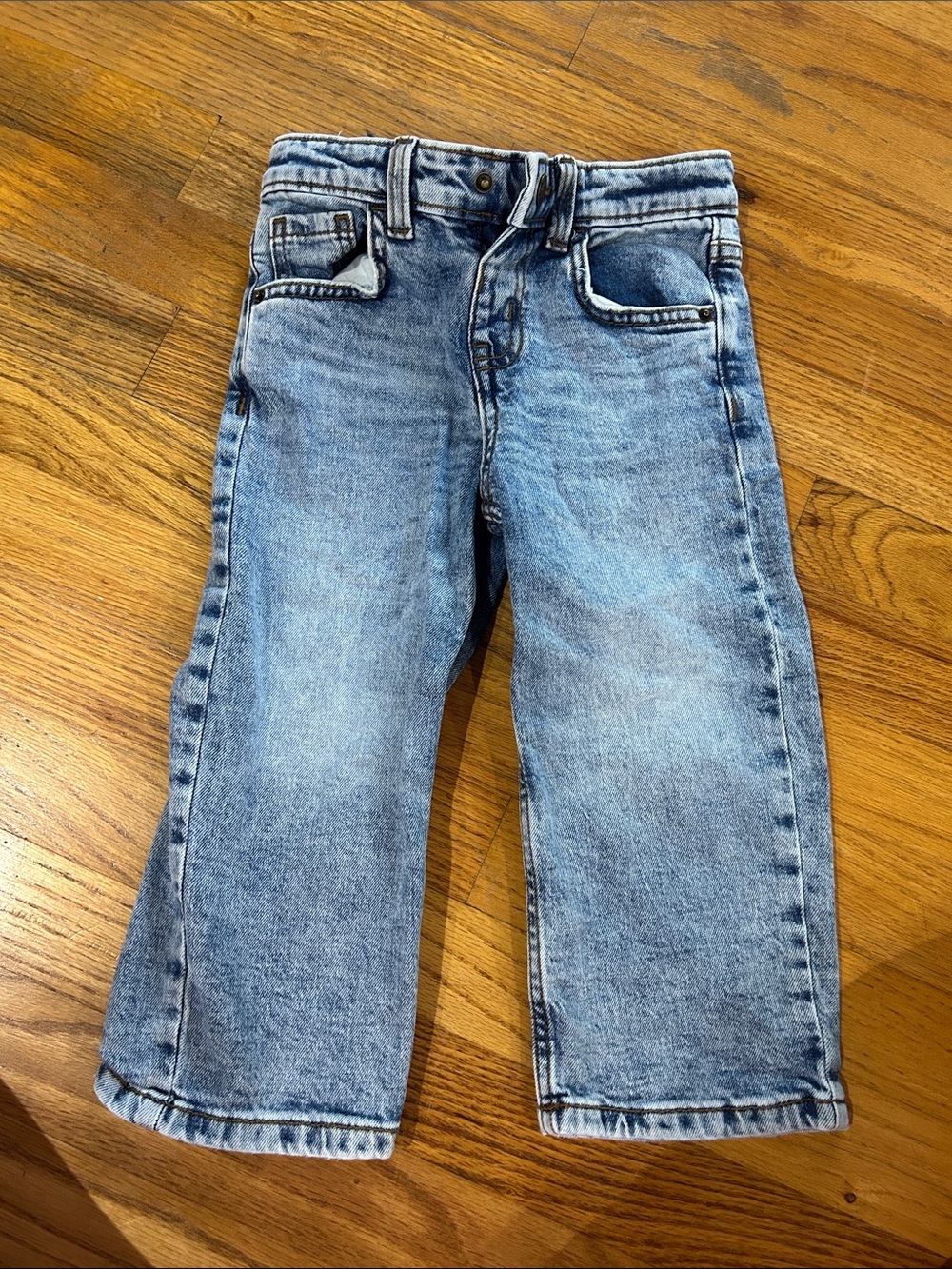 OshKosh B'gosh Light Blue Faded Kids Denim Jeans never worn